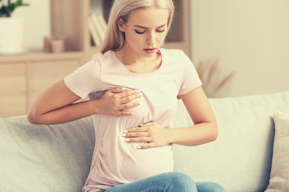Ból w piersiach w czasie ciąży, przed miesiączką lub w jej trakcje jest normalny i powszechny. Tak naprawdę nie ma się czym martwić. Ból zapewne ustąpi po pierwszym trymestrze ciąży.