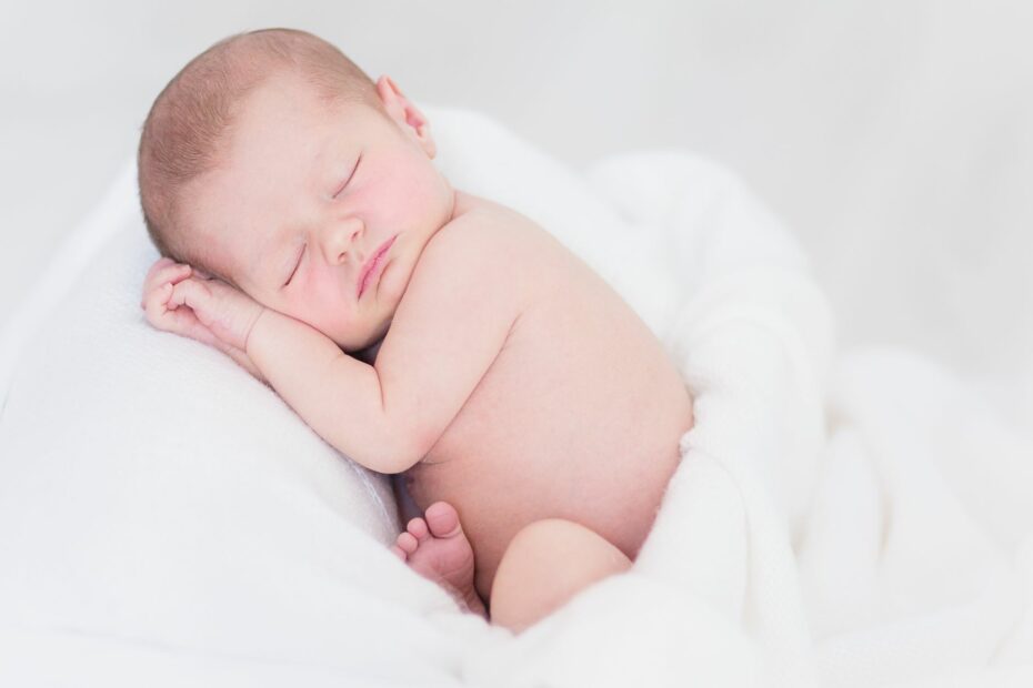 Zniekształcona główka niemowlaka- co jest przyczyną?